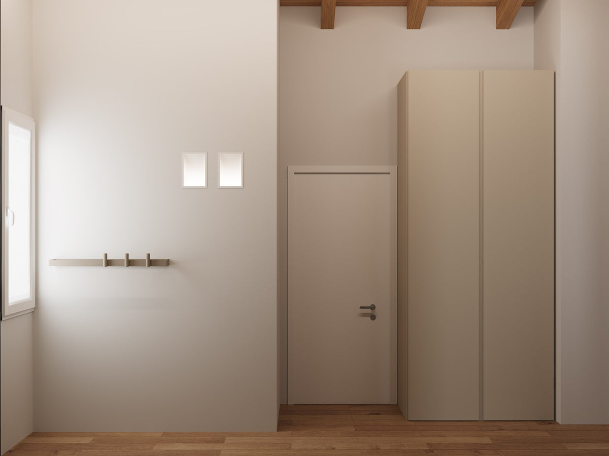 Render del passaggio tra cabina armadio e bagno nella suite padronale con contenitori su misura e altezze importanti