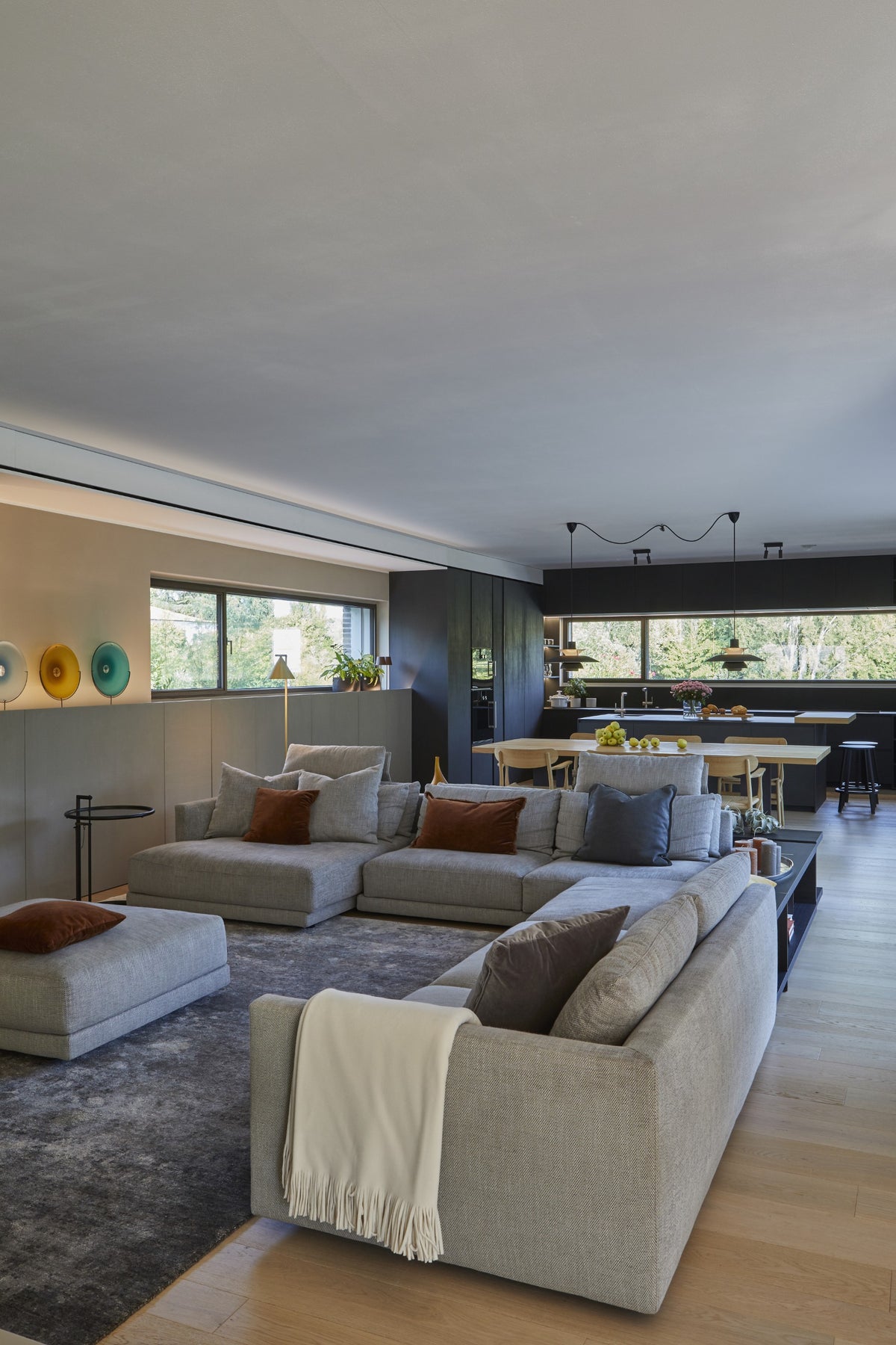 Zona giorno open space con living, dining e cucina, interior design contemporaneo