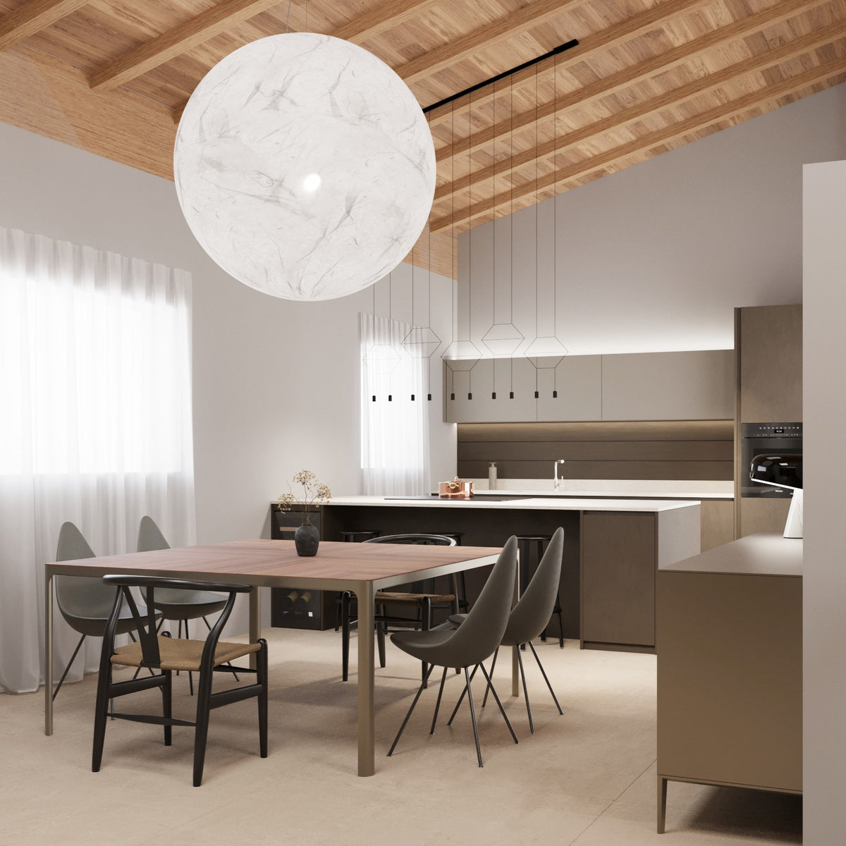 Casa contemporanea con travi a vista, ampia zona giorno open space dai toni neutri con grande sospensione sferica e interior design su misura a Chiampo