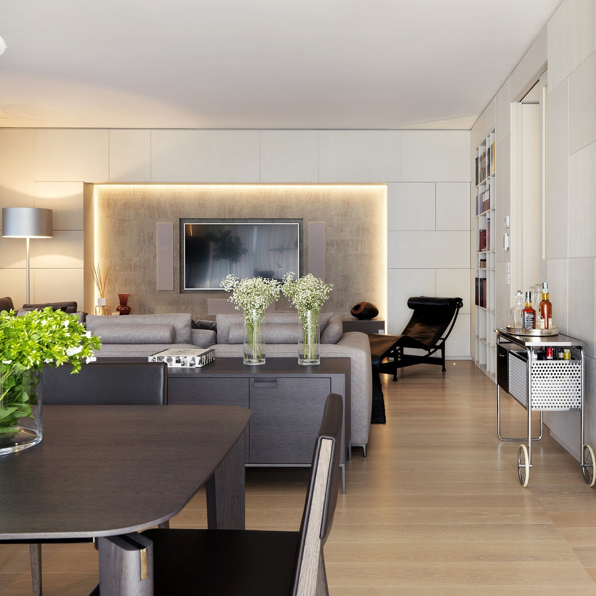 Casa contemporanea luminosa con atmosfera accogliente e calda, progetto di interior design su misura a Thiene