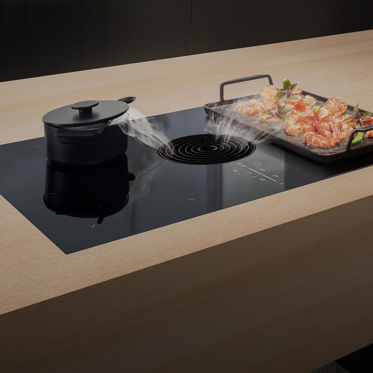 Piano cottura a induzione premium con aspiratore integrato, design moderno per cucina di lusso